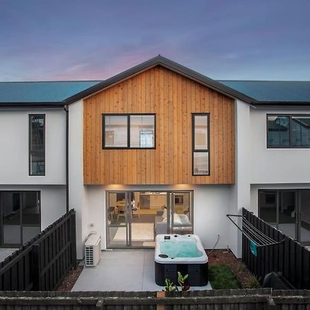 Stylish Townhouse With Hot Tub Apartment Christchurch Luaran gambar