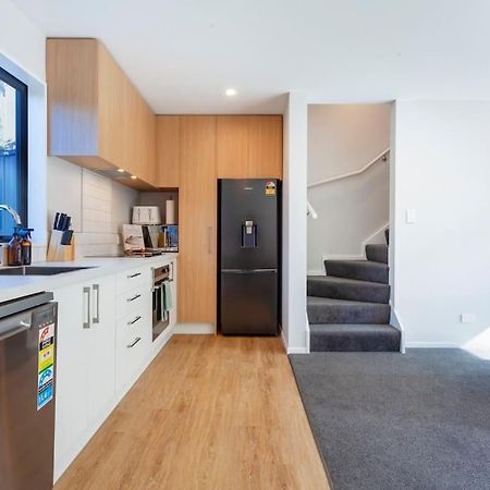 Stylish Townhouse With Hot Tub Apartment Christchurch Luaran gambar