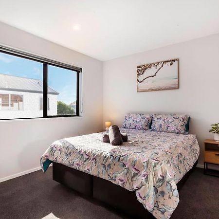 Stylish Townhouse With Hot Tub Apartment Christchurch Luaran gambar