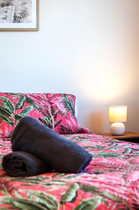 Stylish Townhouse With Hot Tub Apartment Christchurch Luaran gambar