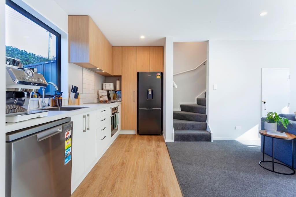 Stylish Townhouse With Hot Tub Apartment Christchurch Luaran gambar