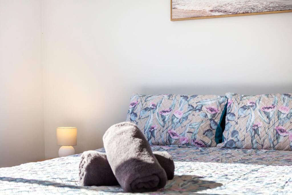 Stylish Townhouse With Hot Tub Apartment Christchurch Luaran gambar
