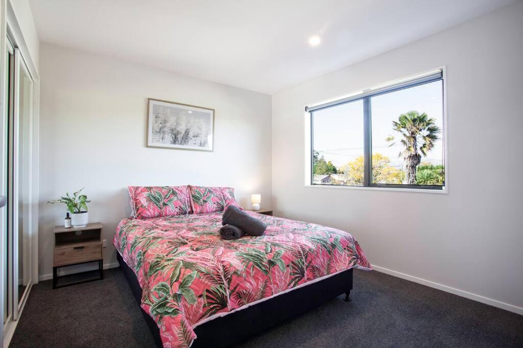 Stylish Townhouse With Hot Tub Apartment Christchurch Luaran gambar