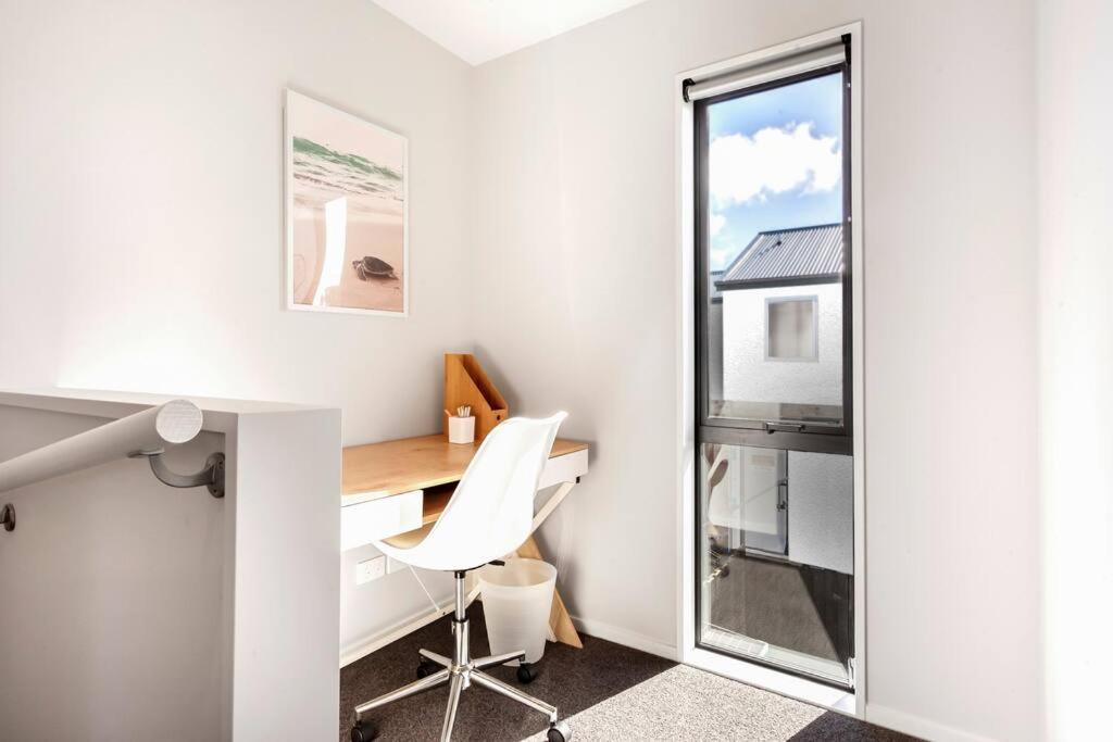 Stylish Townhouse With Hot Tub Apartment Christchurch Luaran gambar
